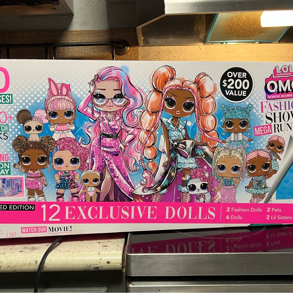 Lol surprise fashion show mega runway!!!